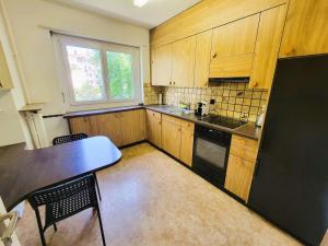Gallery image of 5 Bedroom City Center Apartment with Balcony Dorf - Self Checkin in Zürich