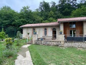 Κήπος έξω από το La maison du bonheur