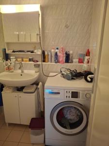 Fotografie z fotogalerie ubytování Appartement meublé deux chambres doubles avec TV, cuisine, sdb v destinaci Ecublens