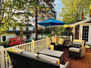 Κήπος έξω από το 5 star 1,550 SF - The Gale Force Farmhouse at Telegraph Hill - Modern, Renovated