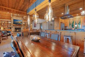 Dapur atau dapur kecil di Once In A Blue Ridge - Mountain ViewDog Friendly