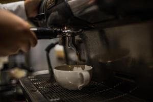 乌汶布利斯酒店的咖啡和沏茶工具