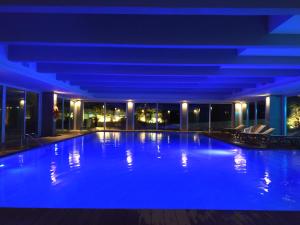 A piscina localizada em Hotel Covilhã Dona Maria Affiliated by Meliá ou nos arredores