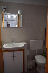 Ένα μπάνιο στο Hostel Gerakina ΙΙ