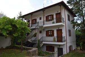 Το κτήριο όπου στεγάζεται  το hostel