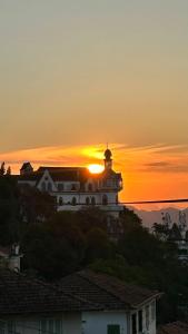 Lever ou coucher de soleil vu de la maison d'hôtes ou à proximité