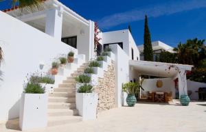 Το κτήριο όπου στεγάζεται  η βίλα