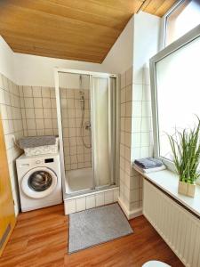 Phòng tắm tại -MrWohnraum- Apartments in Dillenburg - bis zu 6 Personen