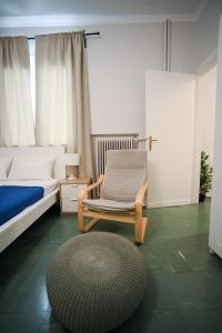 Letto o letti in una camera di Athenian Suite by Zeussuites
