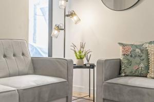 Χώρος καθιστικού στο Spacious 2-Bedroom Apartment, Guests 6, Fast Wi-Fi, Near Digbeth Attractions