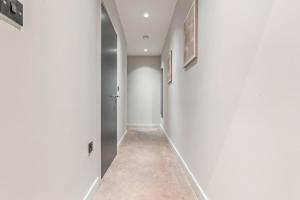 Φωτογραφία από το άλμπουμ του Spacious 2-Bedroom Apartment, Guests 6, Fast Wi-Fi, Near Digbeth Attractions στο Μπέρμιγχαμ +33 φωτογραφίες