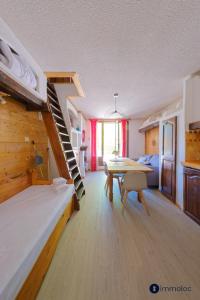 Ένα ή περισσότερα κρεβάτια σε δωμάτιο στο Duplex Apartment Auron +19 φωτογραφίες