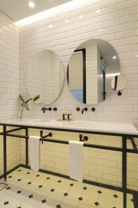 חדר רחצה ב-Coco-Mat Hotel Athens