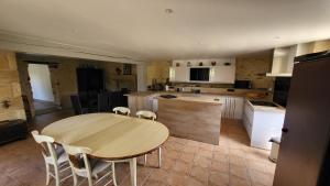 Fotografie z fotogalerie ubytování Villa de charme rénovée Périgord pourpre v destinaci Montcaret