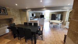 Fotografie z fotogalerie ubytování Villa de charme rénovée Périgord pourpre v destinaci Montcaret