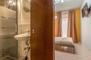 Ένα μπάνιο στο Barceloneta Experience Suite & Rooms +37 φωτογραφίες