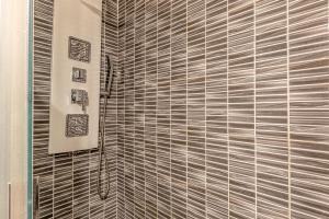 Ένα μπάνιο στο Barceloneta Experience Suite & Rooms