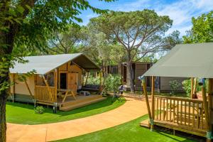 Zahrada ubytování Camping & Bungalows Platja Brava