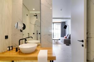 חדר רחצה ב-Coco-Mat Hotel Athens