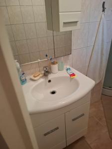 Et badeværelse på Kuća za odmor Slabinja + 14 billeder