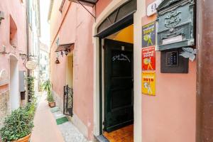 Φωτογραφία από το άλμπουμ του Camera Azzurra nel borgo con Balcone e Terrazzino σε Cervo +2 φωτογραφίες