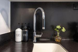 Φωτογραφία από το άλμπουμ του Downtown Urban Oasis I Entertainment District στο Τορόντο +29 φωτογραφίες