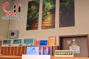 Central Hotel Cayenne的证书、奖牌、标识或其他文件