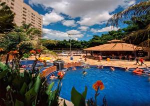 Bazén v ubytování Suíte Luxo com Piscinas Quentinhas no Golden Dolphin Resort nebo v jeho okolí