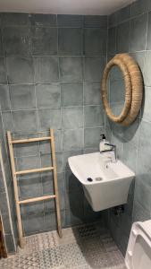 Et badeværelse på Essaouira wood studio medina + 18 billeder