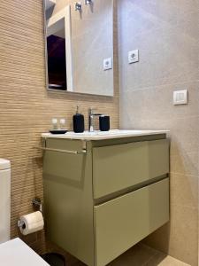 Phòng tắm tại ChicFlat Bermeo 1 Apartamento en el Casco Viejo +30 ảnh