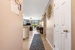 Una cocina o cocineta en The Tee Shot - Condo for 4 18 fotos más