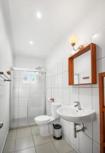 Koupelna v ubytování Blue Marlin Apartments, Nabij Mambo Beach