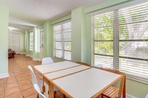 Foto de la galería de Group Getaway with Deck and Yard in Lakeland! en Lakeland