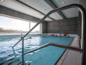 Swimmingpoolen hos eller tæt på 4 star holiday home in Thyborøn