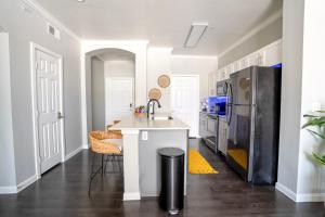 Fotografie z fotogalerie ubytování The Dallas Den Sleeps 10 v destinaci Dallas + 13 fotografií