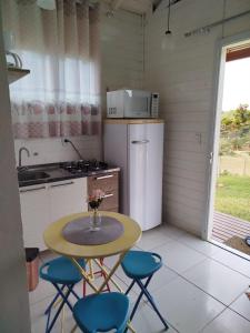 Dapur atau dapur kecil di Sitio Berebello cabana padrão