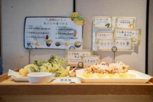ホテルの敷地内または近くでの食事または食べ物