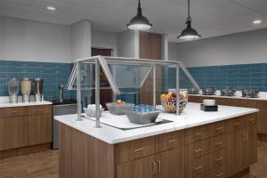 Homewood Suites by Hilton Newark-Cranford的厨房或小厨房