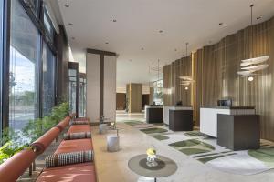 Ruang duduk di Hilton Garden Inn Zhongwei Shapotou