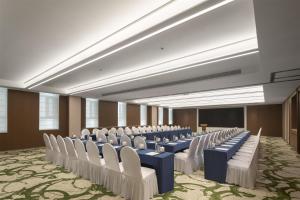 Kawasan bisnes dan/atau bilik persidangan di Hilton Garden Inn Zhongwei Shapotou