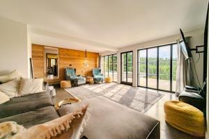 O zonă de relaxare la Waldhof The Tann Schluchsee Pool - 6 BR