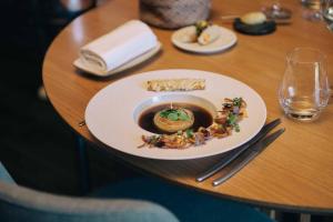 Φαγητό σε αυτό το ξενοδοχείο ή κάπου εκεί κοντά