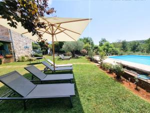 Πισίνα στο ή κοντά στο Villa Giselle