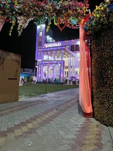 En have udenfor Shehnai + 15 billeder