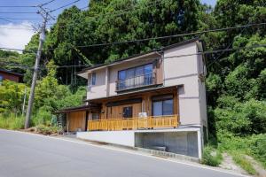 箱根町にある樹-Itsuki-の道路側の家