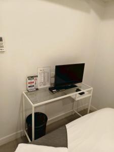 TV a/nebo společenská místnost v ubytování 101 SEOUL HOSTEL (101 โซล โฮสเทล)