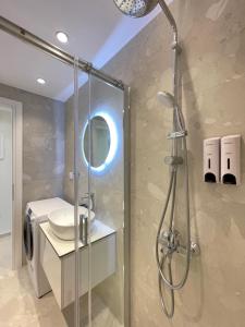 Ένα μπάνιο στο Athenean Cultural Retreat Stavros Niarchos +6 φωτογραφίες