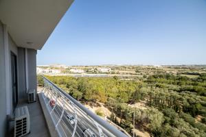 Balkoni atau teres di New Luxury Double Bed Studio With View -BV5
