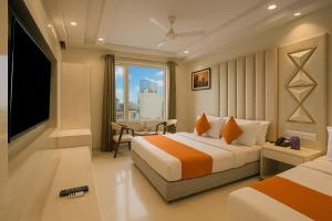 Ένα ή περισσότερα κρεβάτια σε δωμάτιο στο Hotel Worth - 1 Minute from Connaught Place & New Delhi Station