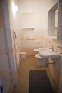 Phòng tắm tại Villa Caterina Affittacamere
